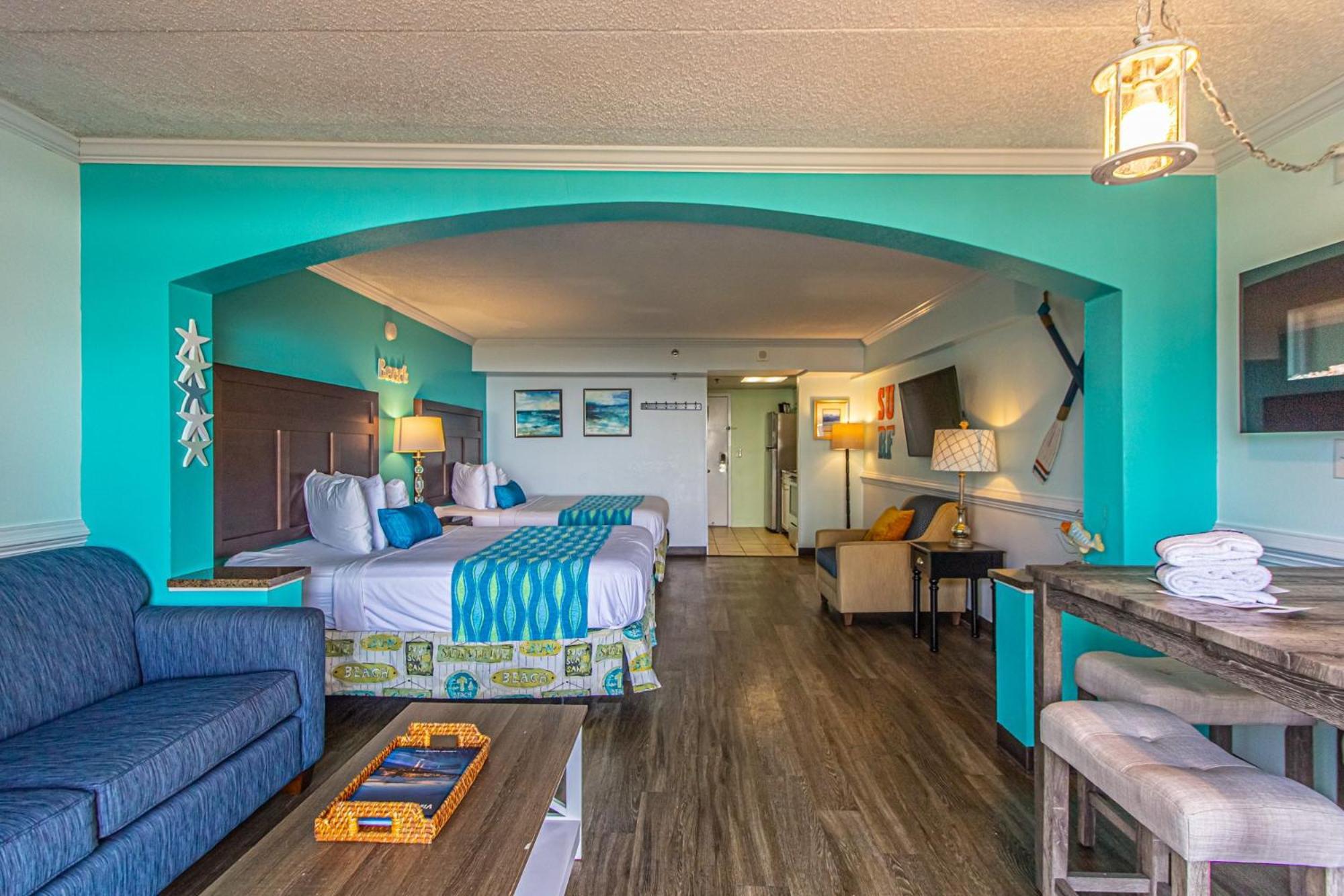 Oversized Ocean View Queen Suite With Beautiful Fireplace And Accents - Sleeps 4 Guests! 미를 비치 객실 사진