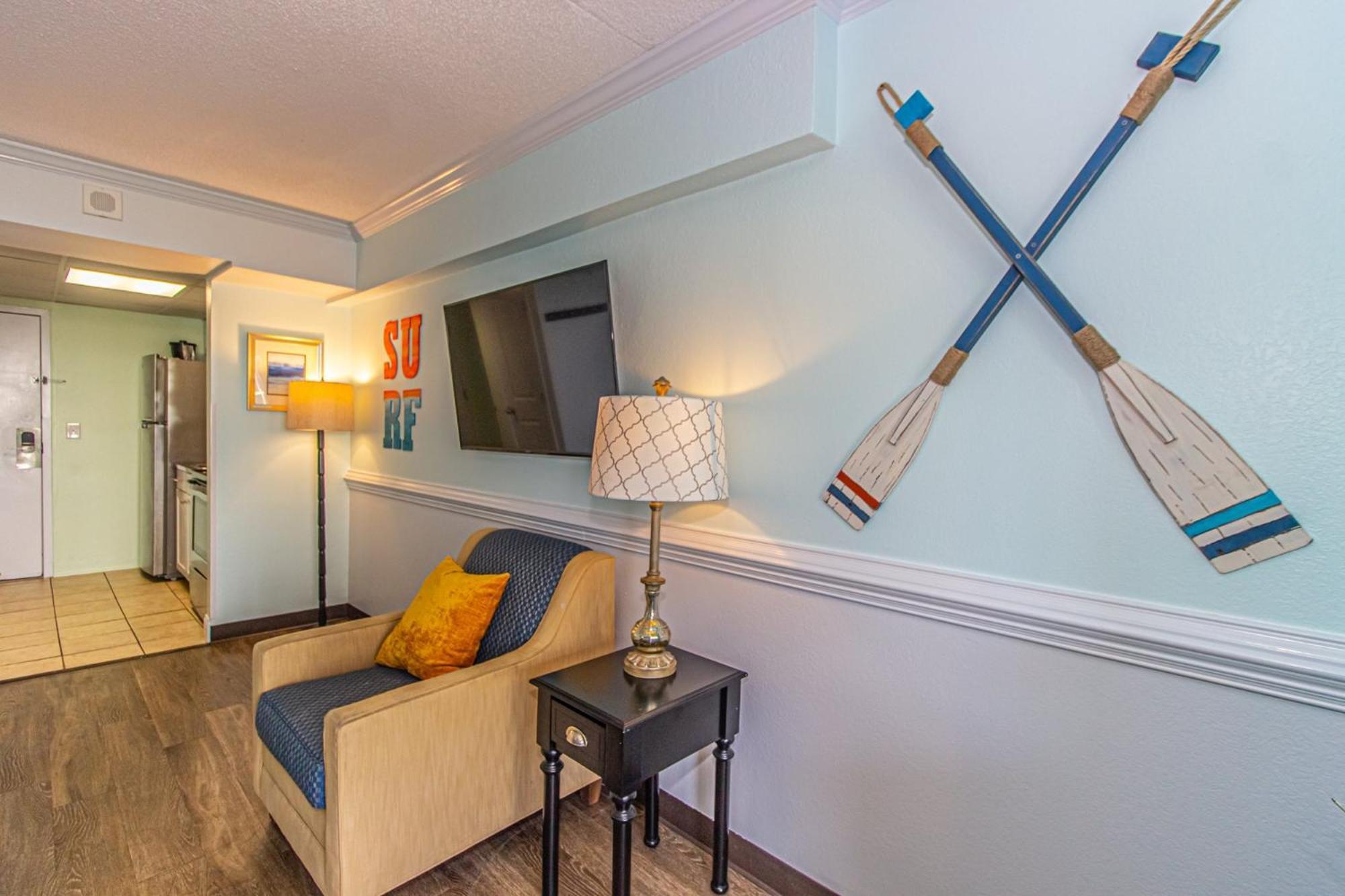 Oversized Ocean View Queen Suite With Beautiful Fireplace And Accents - Sleeps 4 Guests! 미를 비치 객실 사진