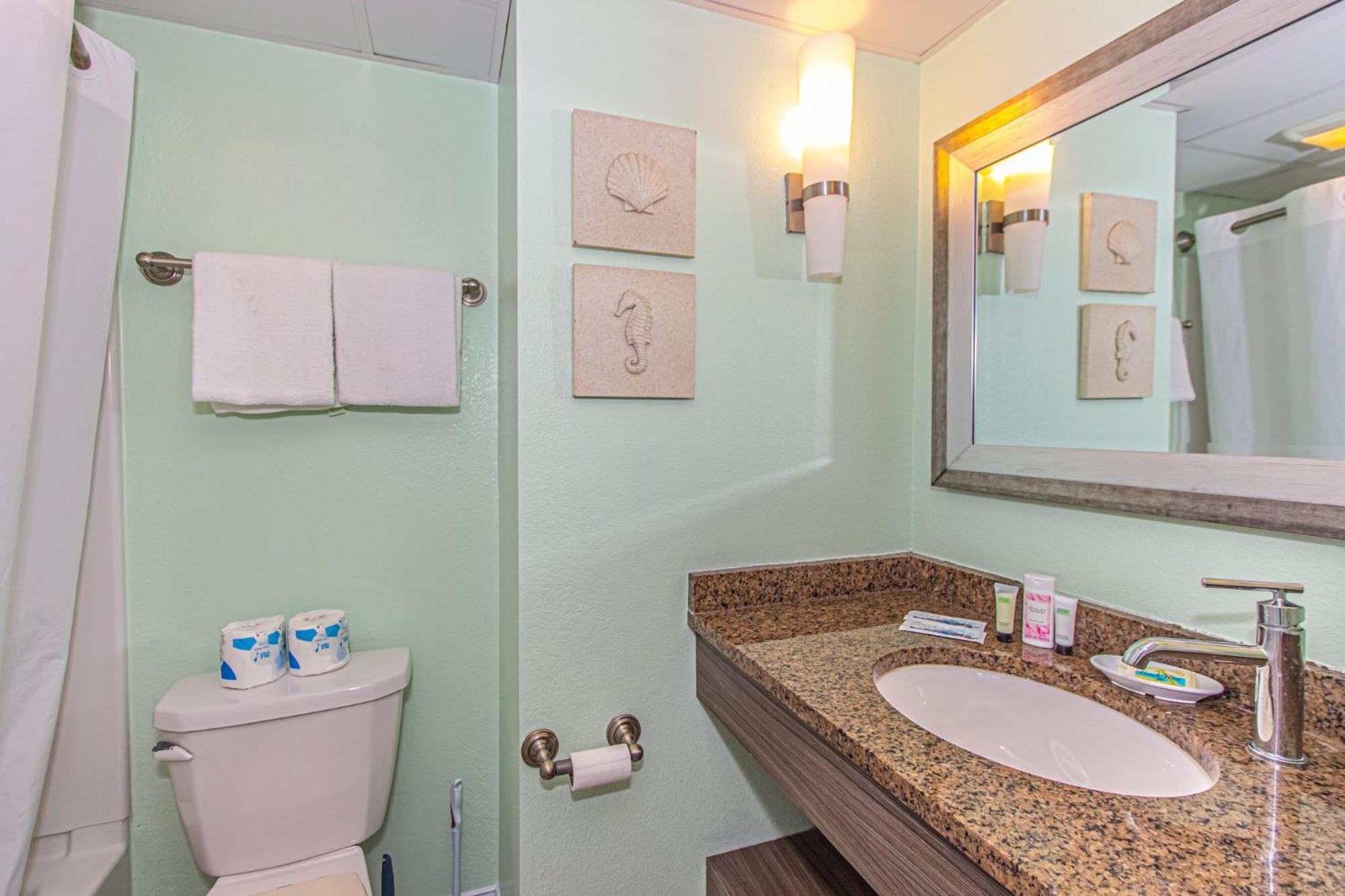 Oversized Ocean View Queen Suite With Beautiful Fireplace And Accents - Sleeps 4 Guests! 미를 비치 객실 사진