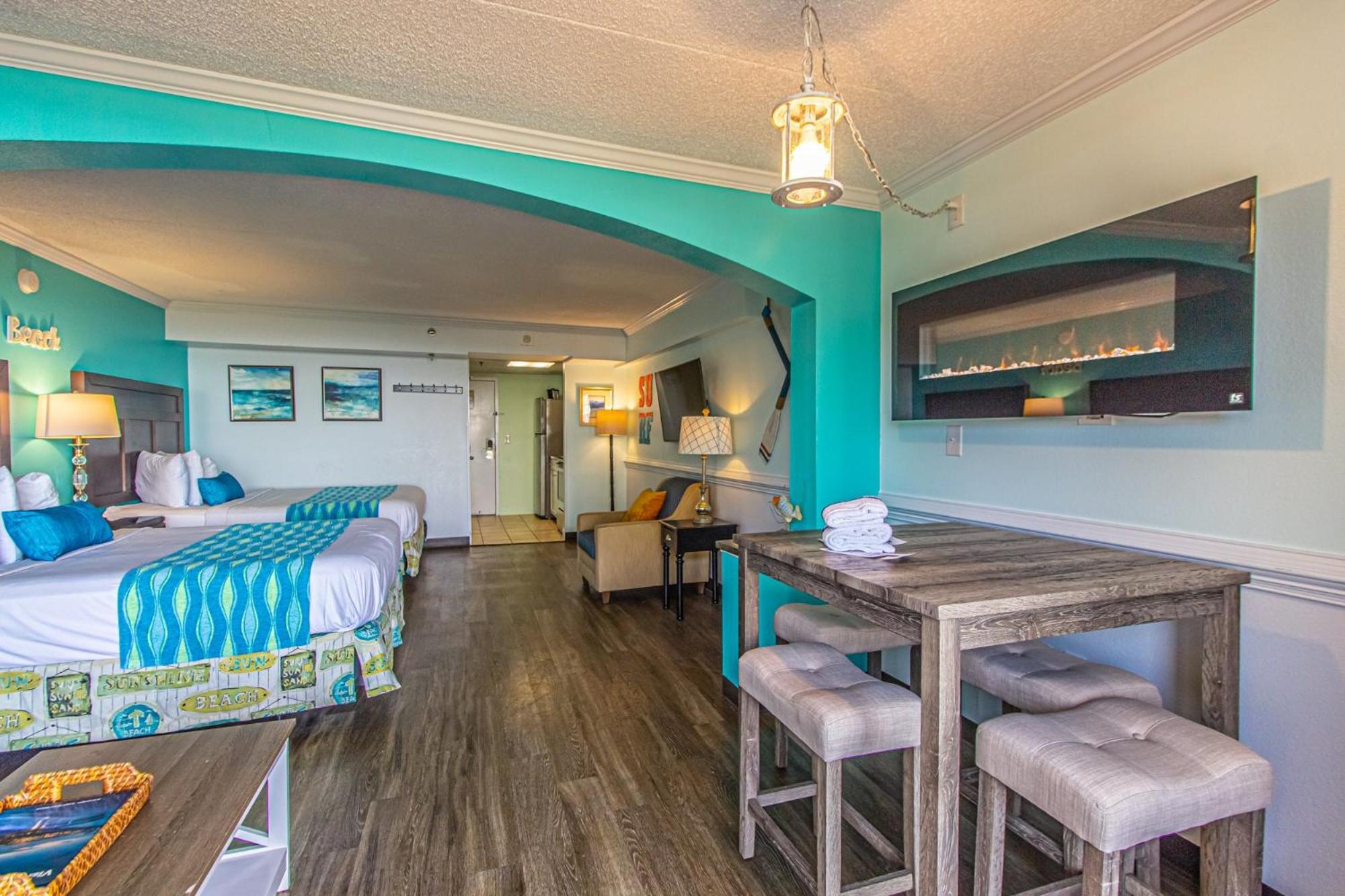 Oversized Ocean View Queen Suite With Beautiful Fireplace And Accents - Sleeps 4 Guests! 미를 비치 객실 사진